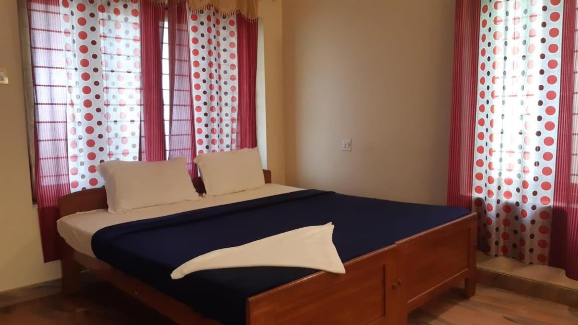 Seawin Beach Resort Varkala Luaran gambar